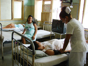 Atención a embarazadas en Caimanera