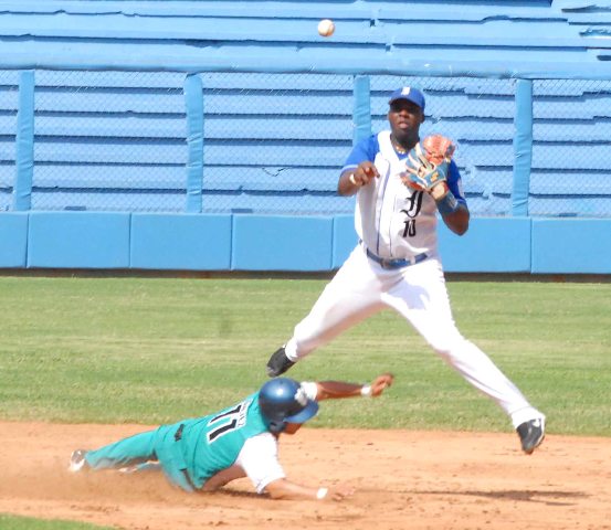 Industriales Vs Isla