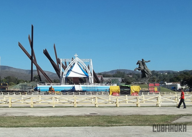 Plaza Antonio Maceo espera visita del Papa 04