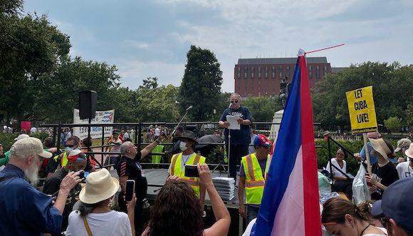 José Pertierra-Parque Lafayette-Casa Blanca