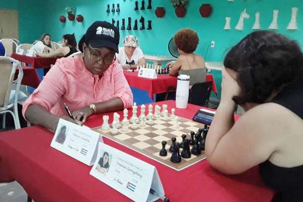 Oleiny Linares Oleiny Linares