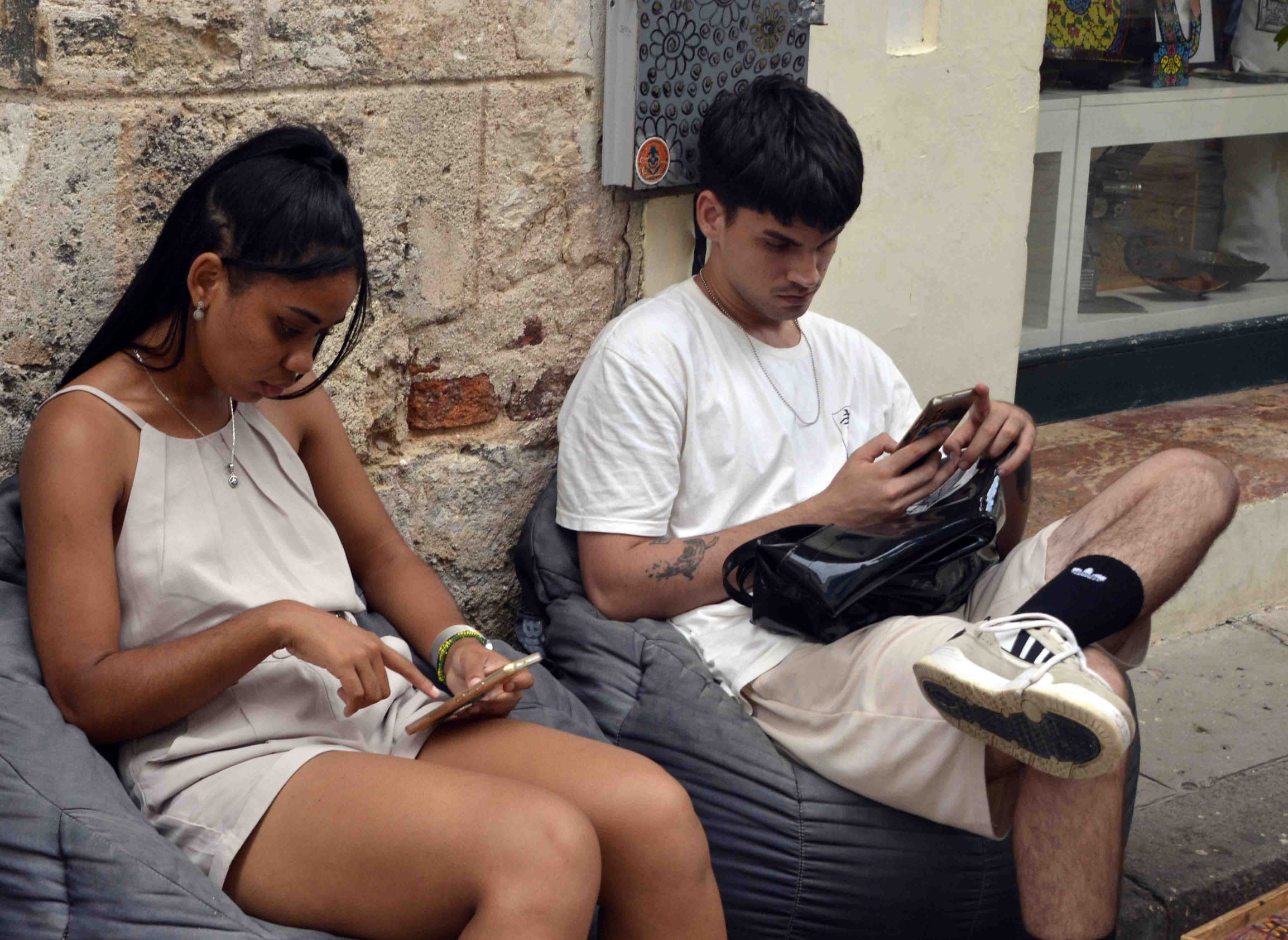 Uso del telefono movil Uso del telefono movil