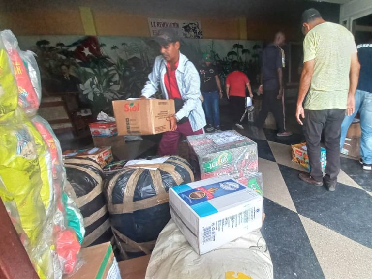 Donaciones para Guantánamo. Foto: Periódico 26 Donaciones para Guantánamo. Foto: Periódico 26