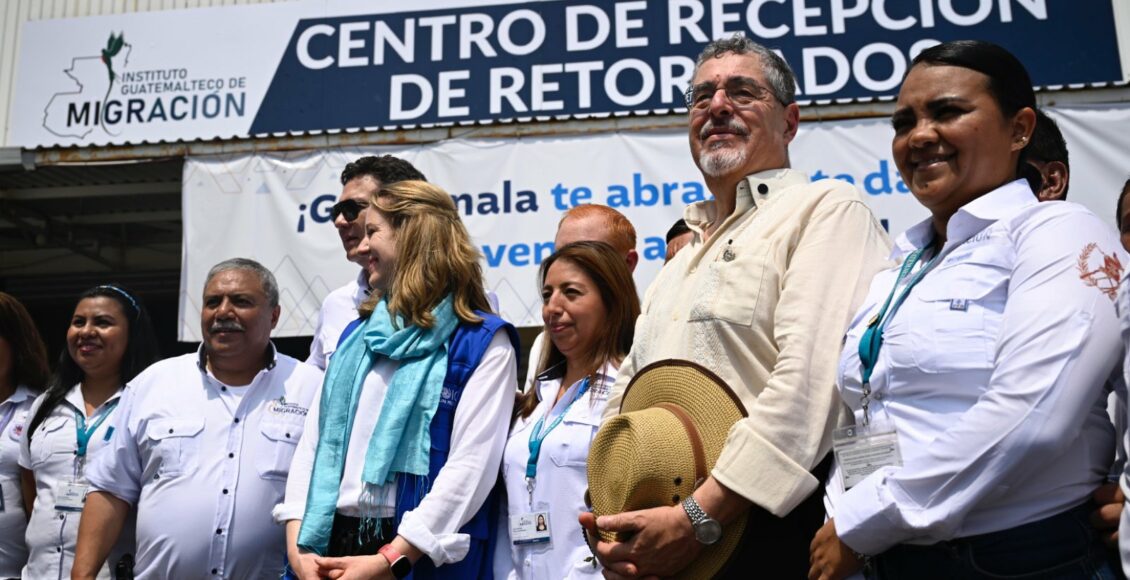 Presidente guatemalteco anuncia construcción de un nuevo centro de atención de retornados de Estados Unidos