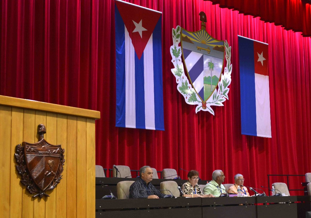 Continuidad de las comisiones a la Asamblea