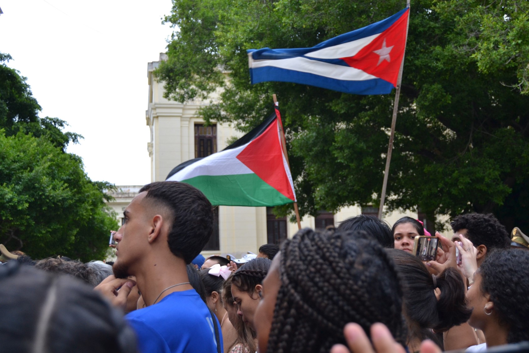 Jóvenes de Cuba recordaron el ingreso de Fidel a la Universidad de La Habana en la carrera de Derecho. Fotos: Sheila Moten / Cubahora