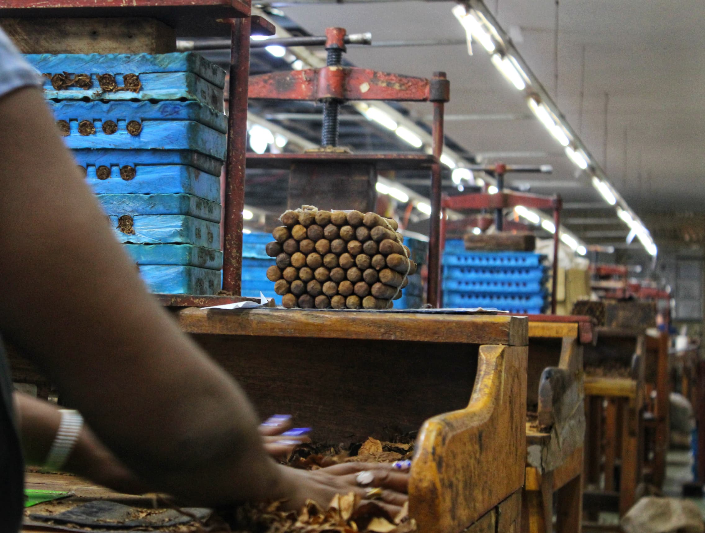 Astros que se deshacen como volutas de humo Astros que se deshacen como volutas de humo