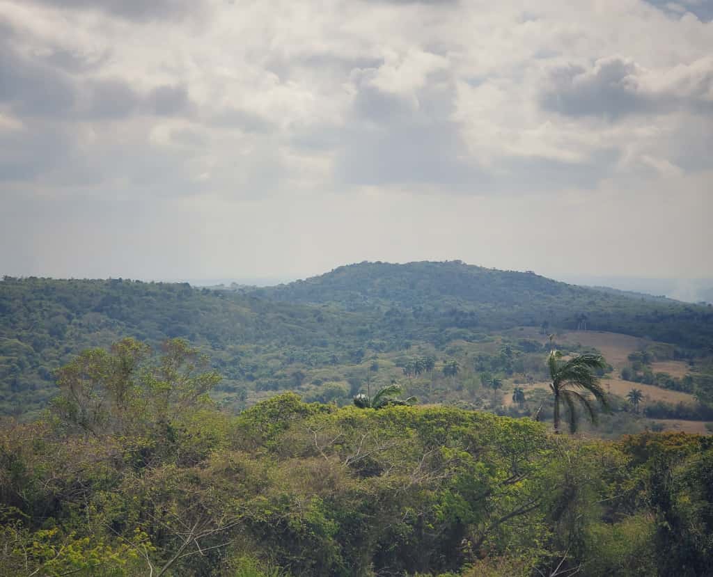 La teoría de la Tierra hueca