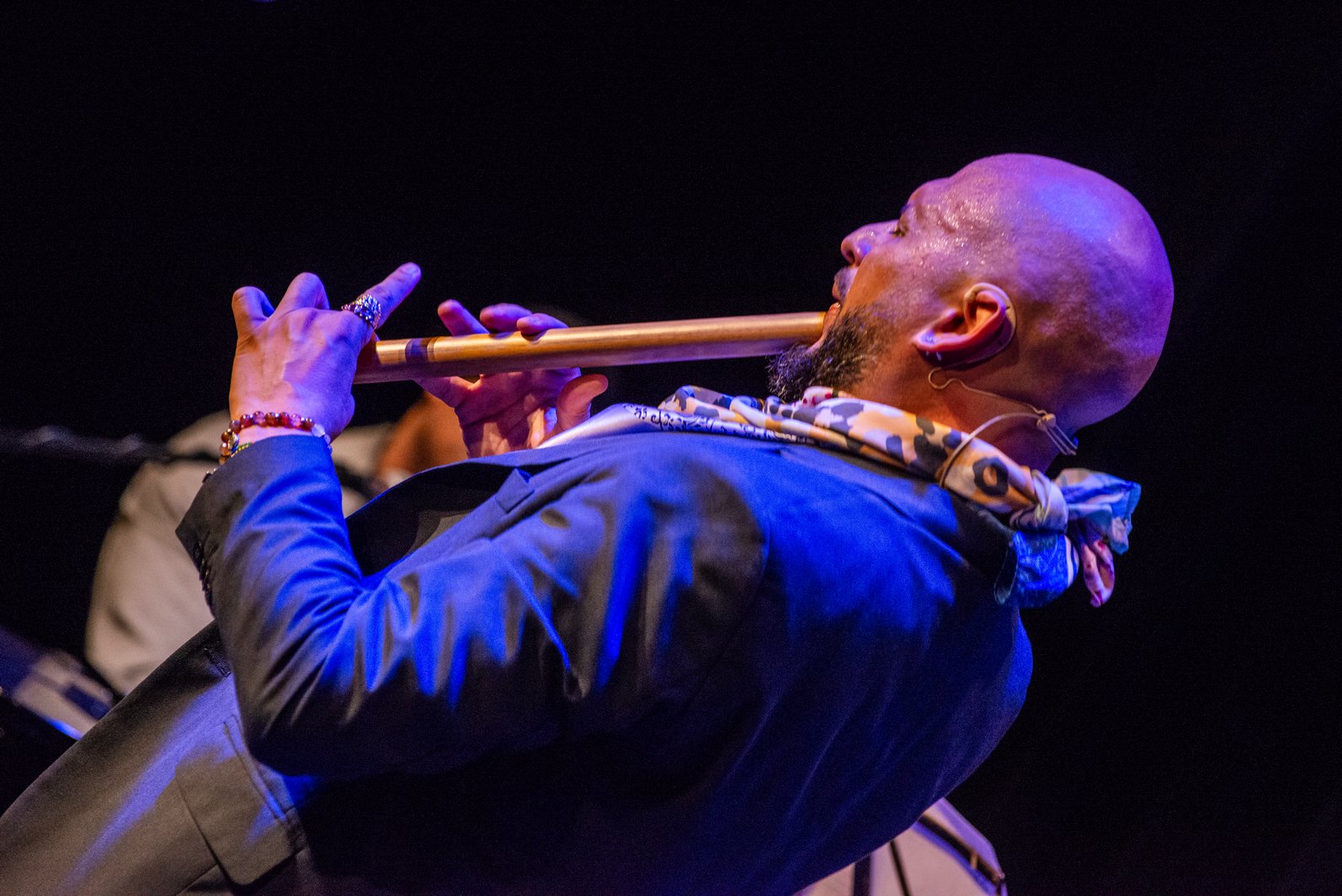 Olokun dio permiso a una quena y un piano.