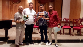 personas+entrega+premio+matanzas