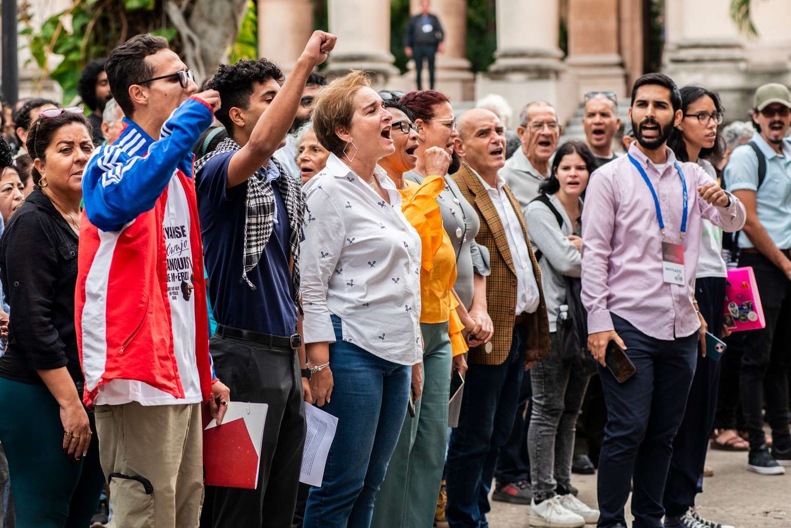 El Alma Mater extiende sus brazos esta vez para denunciar la barbarie