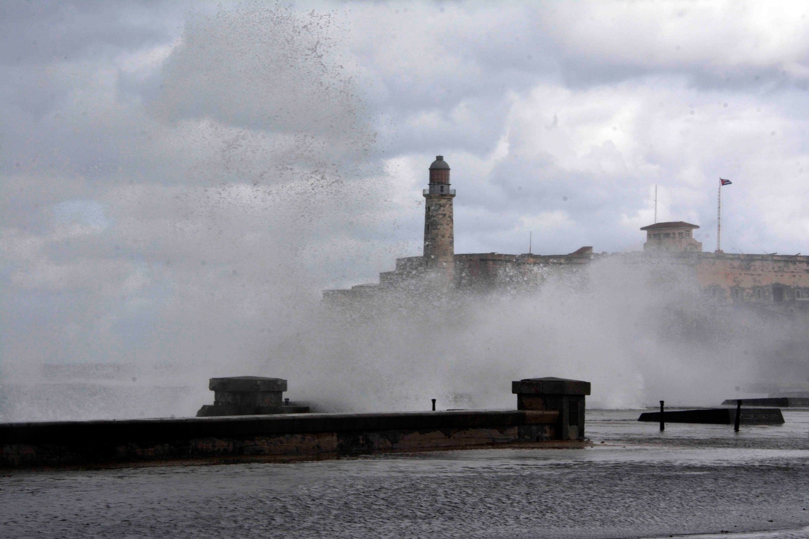 Inundaciones en el Malecón de La Habana